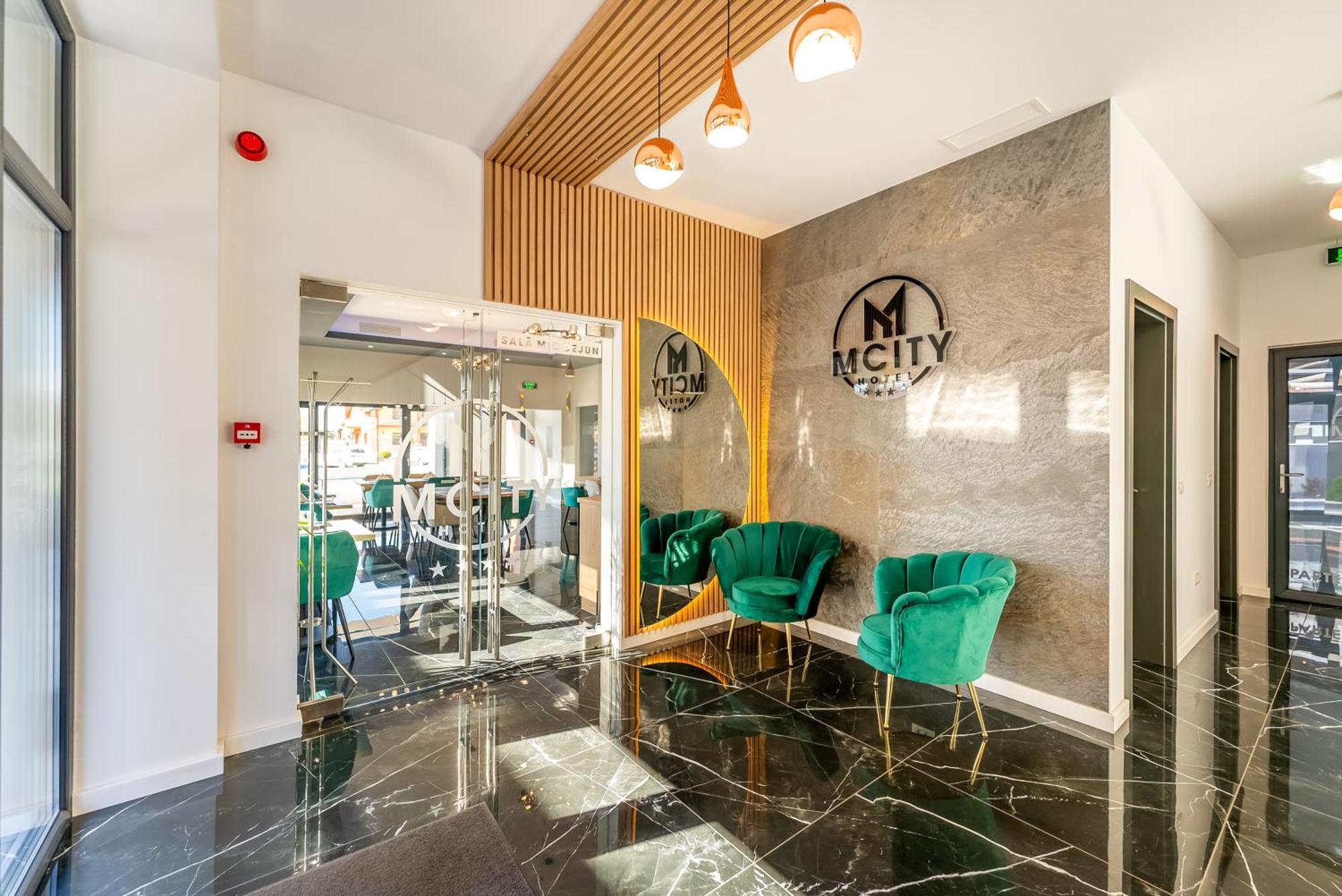 M City Aparthotel Arad Exteriér fotografie